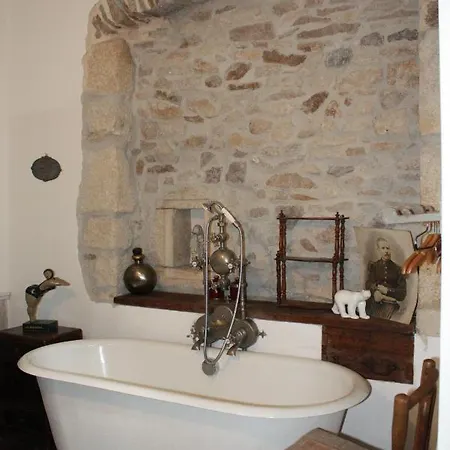 La Maison Des Chartreux Bed and Breakfast