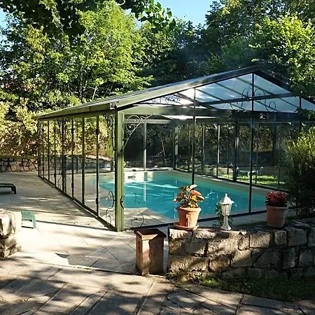 La Maison Des Chartreux Bed & Breakfast 3*