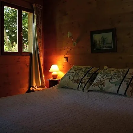 La Maison Des Chartreux Bed & Breakfast